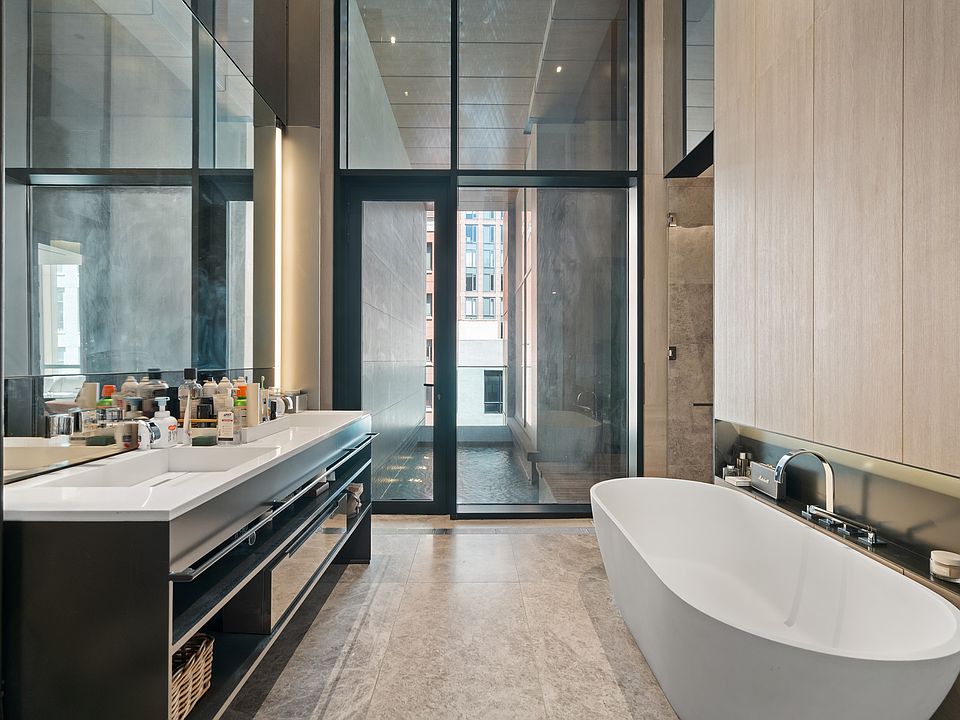 1st image of 522 W 29th St #5B