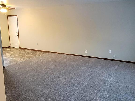 3rd image of 412 E Hamilton Ave