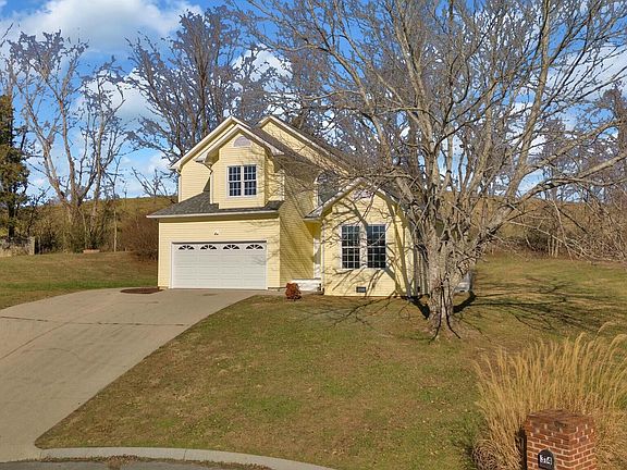 3rd image of 313 Sonnett Ct