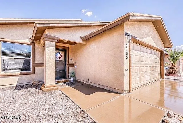 3 bed, 2.0 bath, 1330 sqft, $1,750 — Photo 2