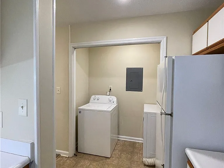 224-1 Waterdown Dr — Photo 11