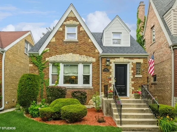 4836 W Balmoral Ave, Chicago, IL 60630