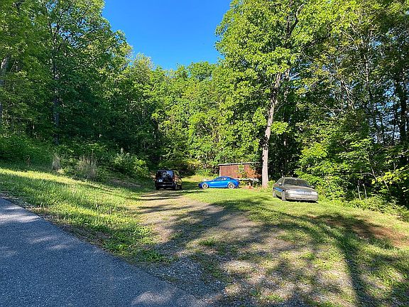 5th image of 115 Greystone Dr