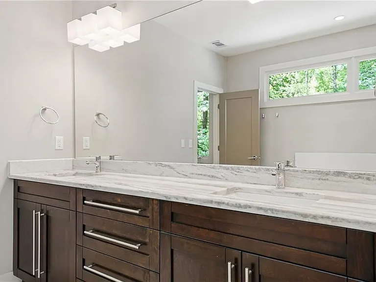 4373 Wieuca Rd NE — Photo 22