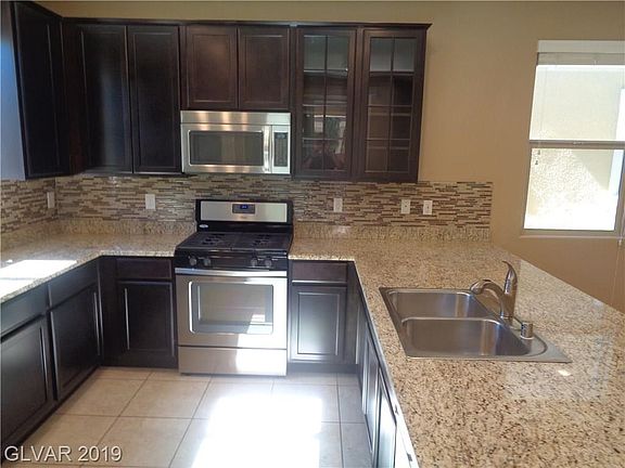 2nd image of 10675 Country Knoll Way
