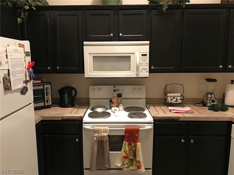 1st image of 3837 Soda Springs Dr