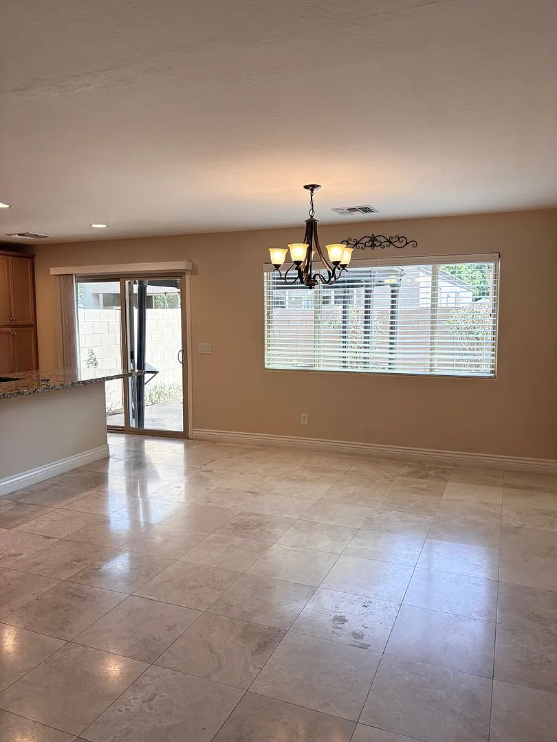 **Stunning 4 Bedroom/3 Bathroom/2 Car Garage/Gated Community Home In Mesa (Southern & Lindsay)** — Photo 3