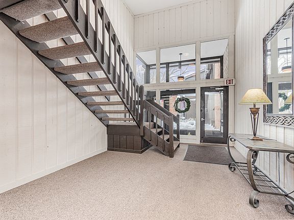 2nd image of 740 Saint Andrews Ln APT 21
