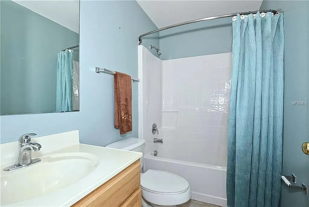 5 bed, 3.5 bath, 3009 sqft, $700 — Photo 3