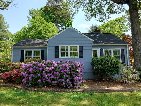 214 Wake Dr, Winston Salem, NC 27106