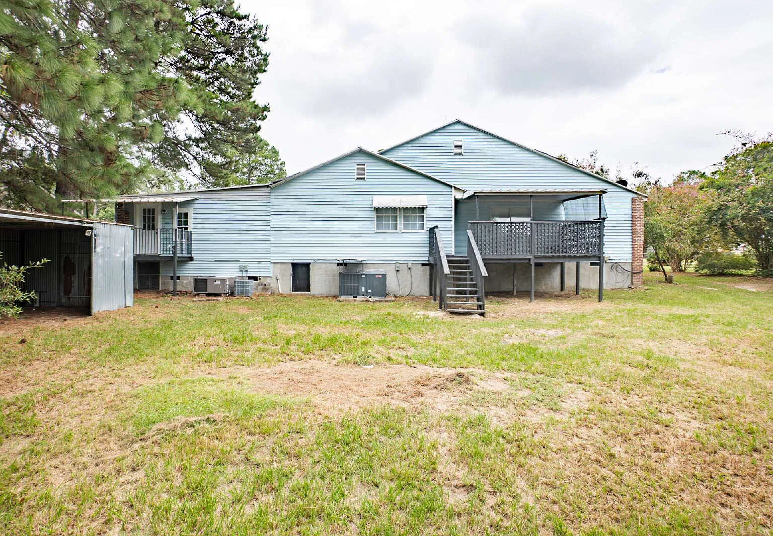 5 bed, 3.0 bath, 3000 sqft, $2,300 — Photo 4
