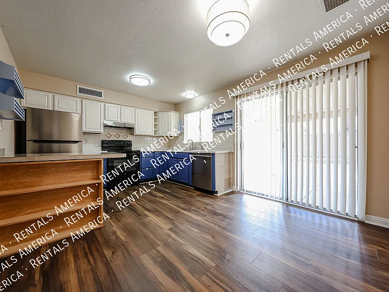 1117 W Auburn Dr — Photo 8