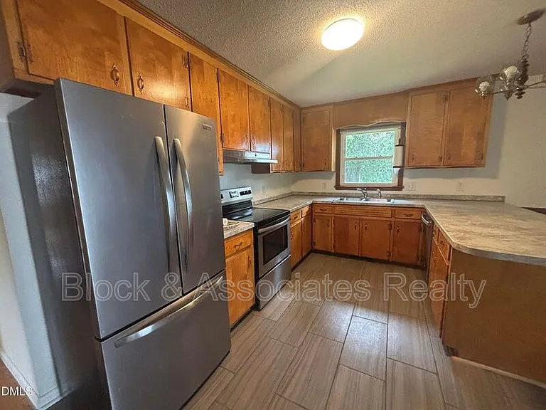 3609 Melrose Dr — Photo 15
