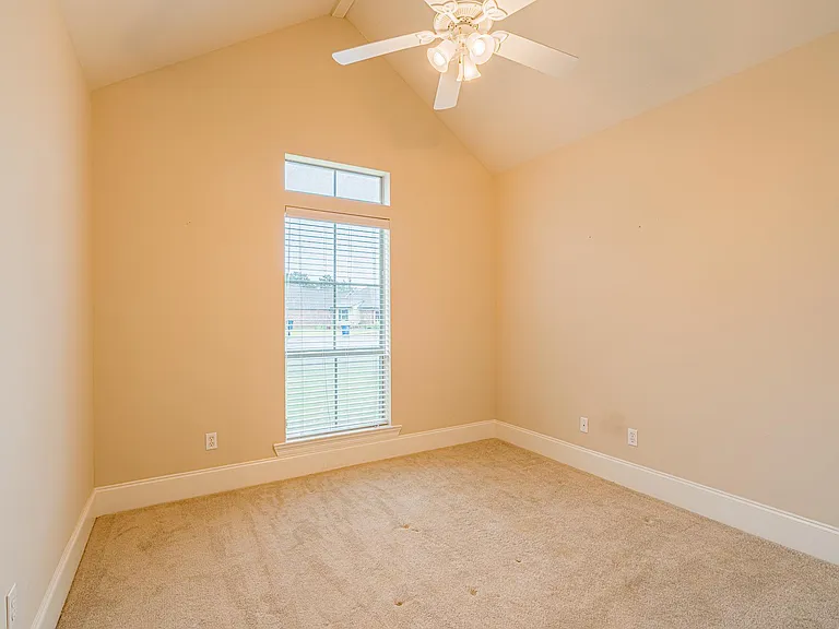 130 Windermere Cir — Photo 20