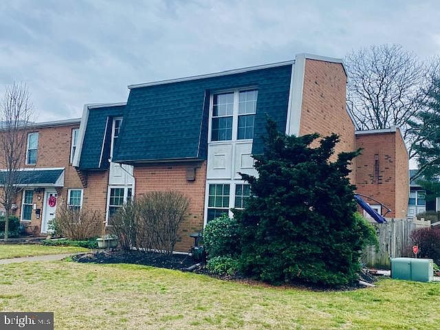 2nd image of 3001 Harbour Dr