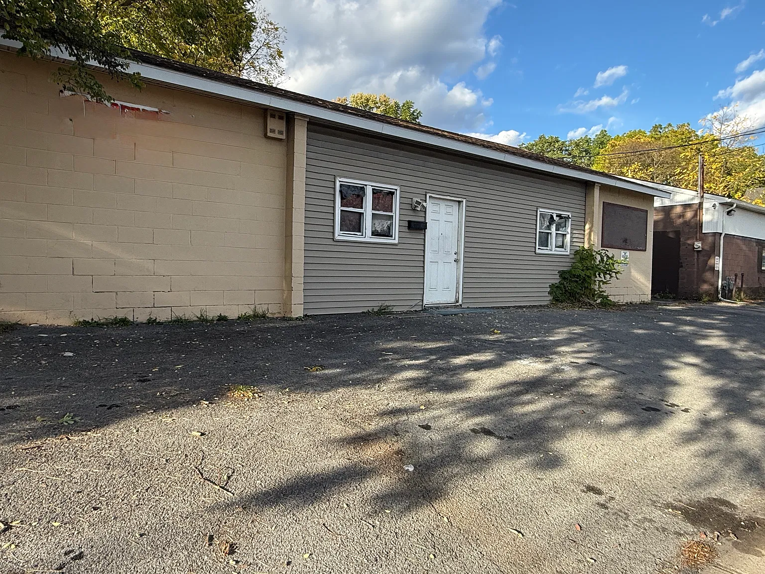 3 bed, 2000 sqft, $2,000 — Photo 1