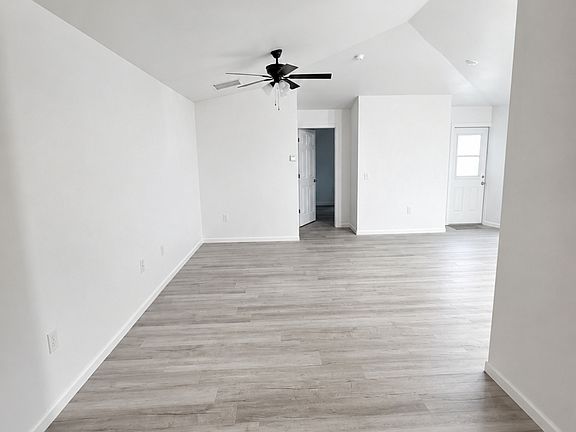 5th image of 1128 Avenue K