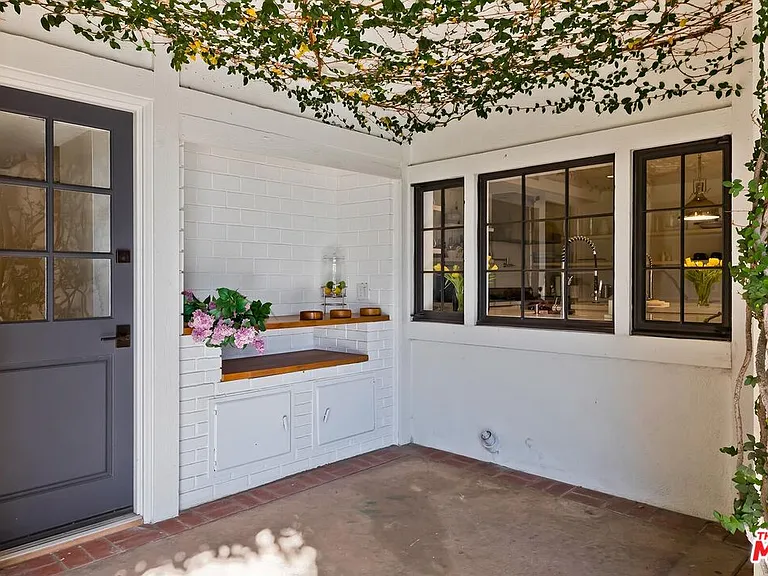 1075 Wallace Rdg — Photo 42