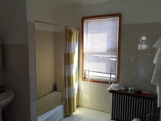 Rented by New York Realty Minimax Inc | media 72