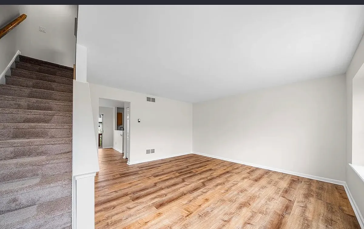 Building Photo - 404 Naughty Ln #404