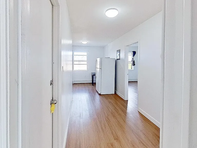 83rd St — Photo 9