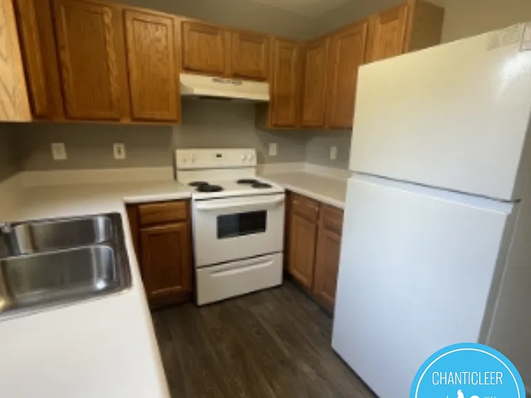 912 Dayton St — Photo 10