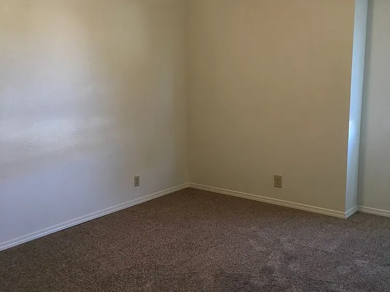 1129 Burton Dr — Photo 18