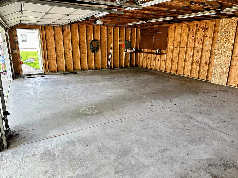 3 car garage