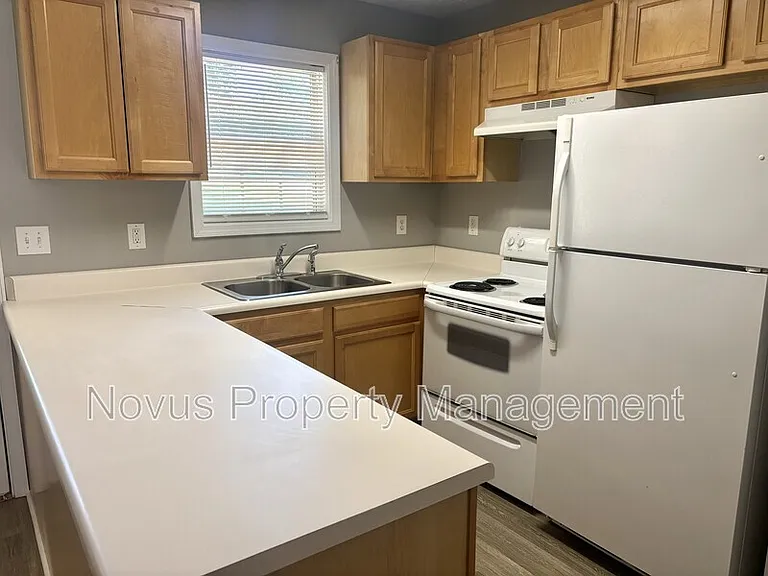 515 Lawson St — Photo 3