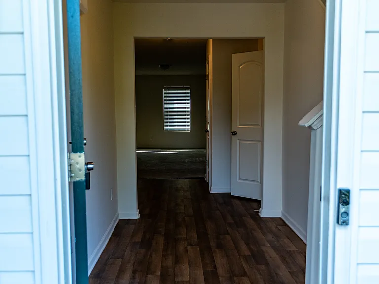 4113 Vershire Ave — Photo 6