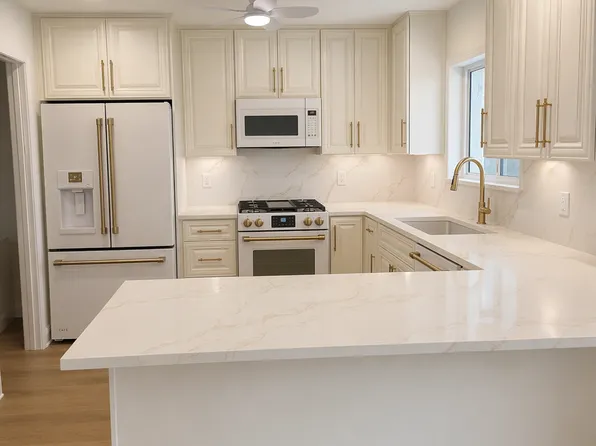 6497 Cape Hatteras Way NE APT 3, Saint Petersburg, FL 33702