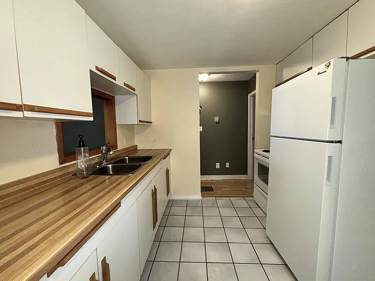 22 McDonald St — Photo 6
