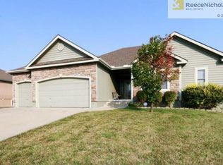 16014 Cedar St, Basehor, KS 66007