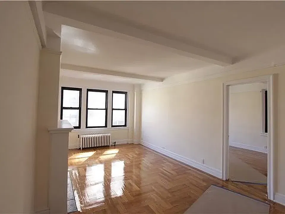 1303 3rd Ave #2A