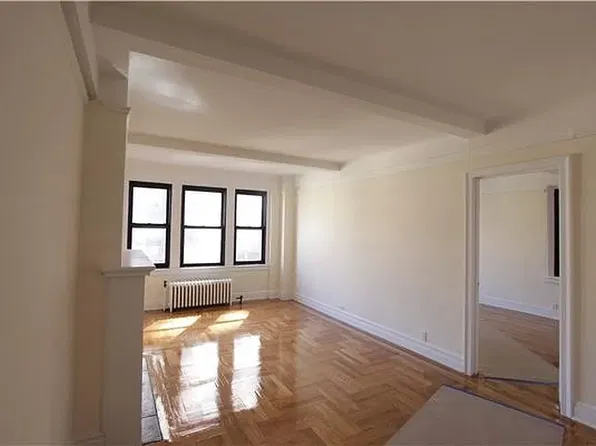 1303 3rd Ave #2A, New York, NY 10021