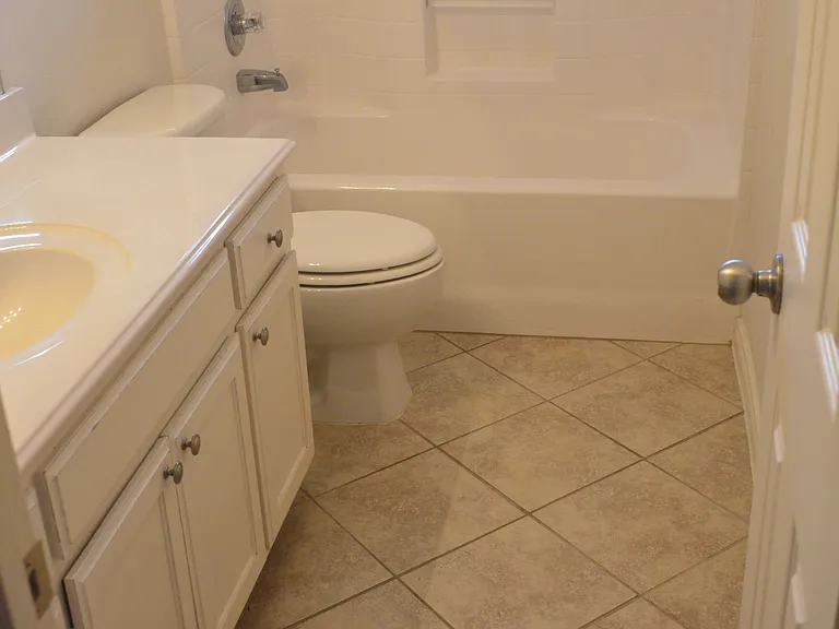 981 Crockett Dr — Photo 7