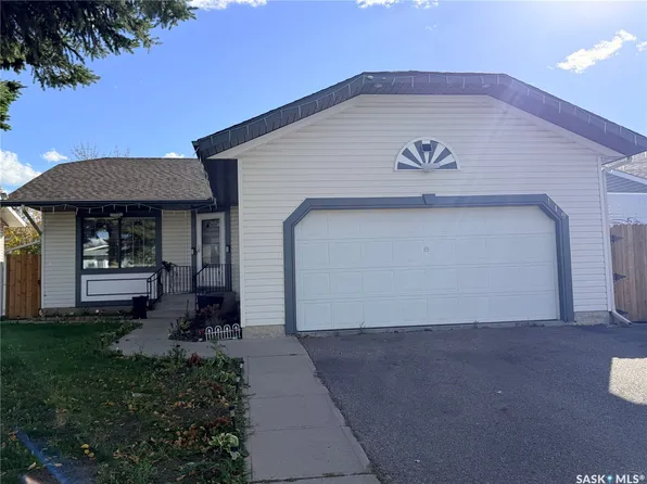 119 Hall Crescent, Saskatoon, SK S7L 7G7