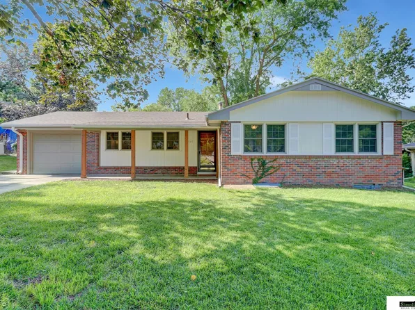 2547 Woods Blvd, Lincoln, NE 68502