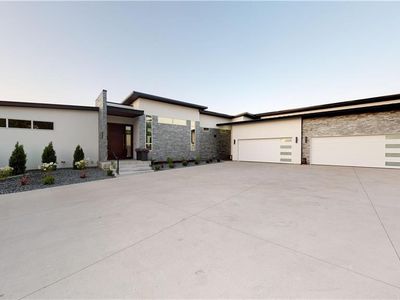 15733 Meredith Dr, Urbandale, IA, 50323