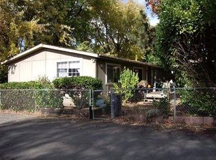 939 Valley Ln, Applegate, OR