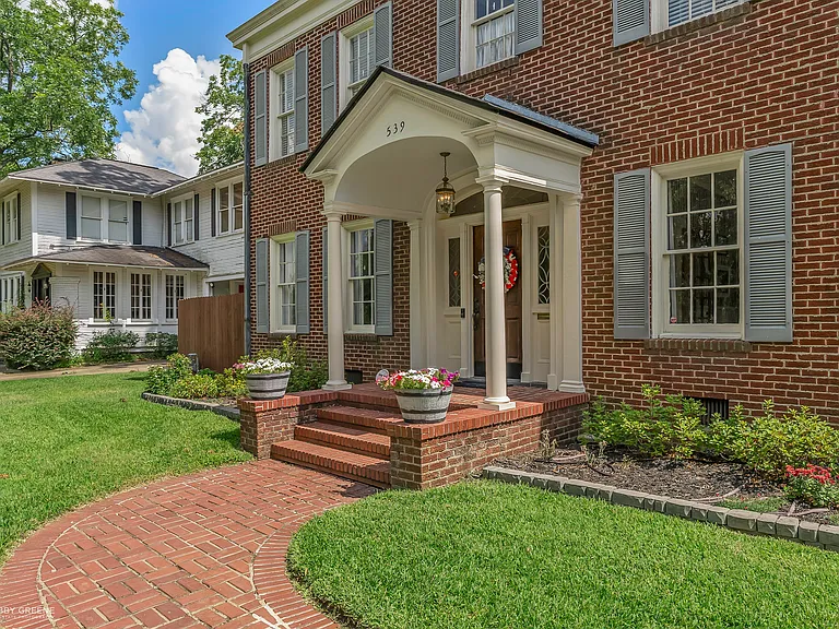 539 Atkins Ave — Photo 3