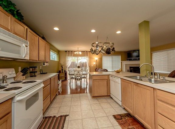 5th image of 10412 198th Street Ct E