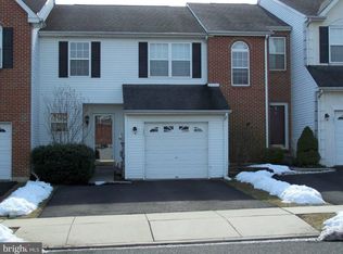 125 Hampshire Dr, Sellersville, PA 18960