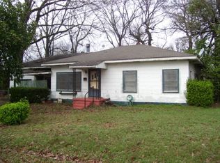 701 Lipsey Ave, Palestine, TX