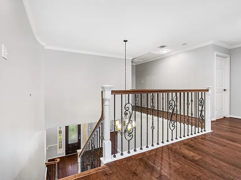 11 Winrock Pl — Photo 38