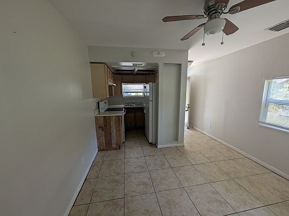 2nd image of 663 Avenue J NW Unit 2