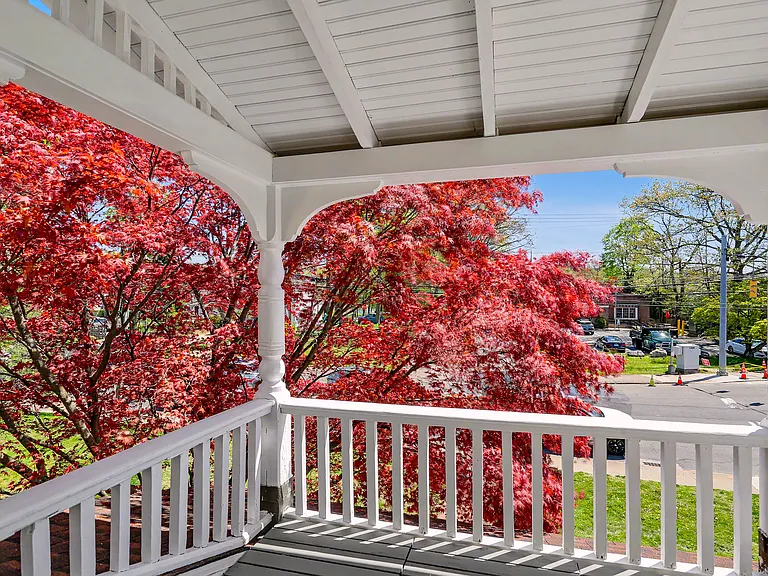 Second Floor Deck off top of stairs