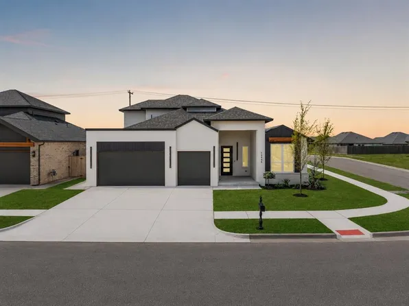 15445 Capri Ln, Edmond, OK 73013