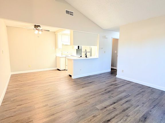 5th image of 7887 Vistaridge Dr