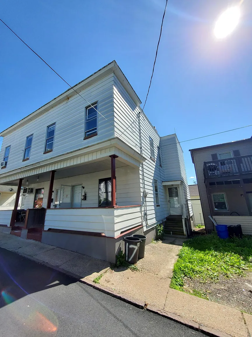 17 Howard St photo 1